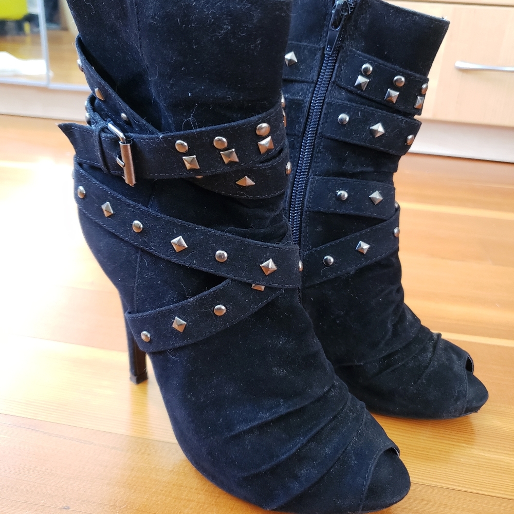 Open toe Suede Ankle Bootie size 6